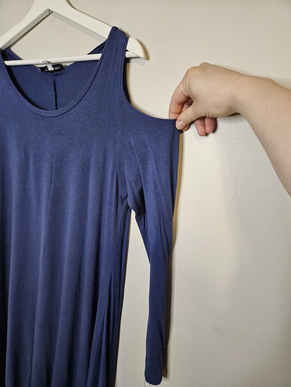 The Vanity Room Solid Blue Peekaboo Cold Shoulder Dress Mini Long Sleeve Casual